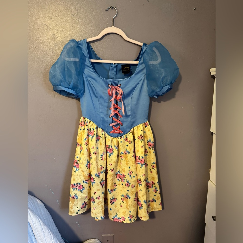 Snow White Her Universe Dress- NEW without tag - Picture 3 of 6